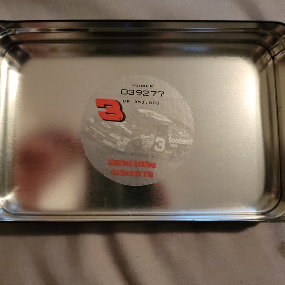 Dale Earnhardt Sr. Playing Cards (2 decks) in Collectible Tin NASCAR 2000 - Picture 3 of 4